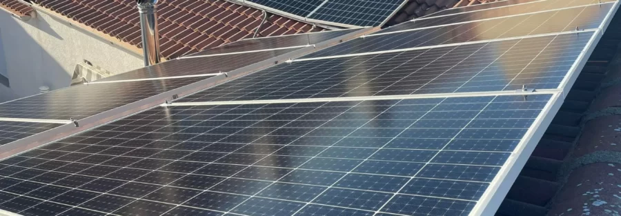 Instalación de Placas Solares en Cubiertas y terrazas · Sotolux Sl · Servicios profesionales de Instalaciones eléctricas residenciales, comerciales e industriales. Proyectos de electridad-ingenieria. Especialistas en instalaciones de telecomunicaciones y mantenimientos correctivos de instalaciones. Acometemos cualquier Proyectos de instalaciones solares que puedas necesitar