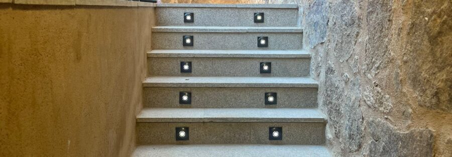 Instalación eléctrica de iluminación interior · Sotolux Sl · Servicios profesionales de Instalaciones eléctricas residenciales, comerciales e industriales. Proyectos de electridad-ingenieria. Especialistas en instalaciones de telecomunicaciones y mantenimientos correctivos de instalaciones. Acometemos cualquier Proyectos de instalaciones solares que puedas necesitar